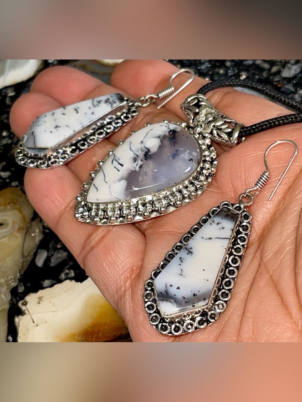 Feen-Like Dendritic Agate Pendant & Earrings Set